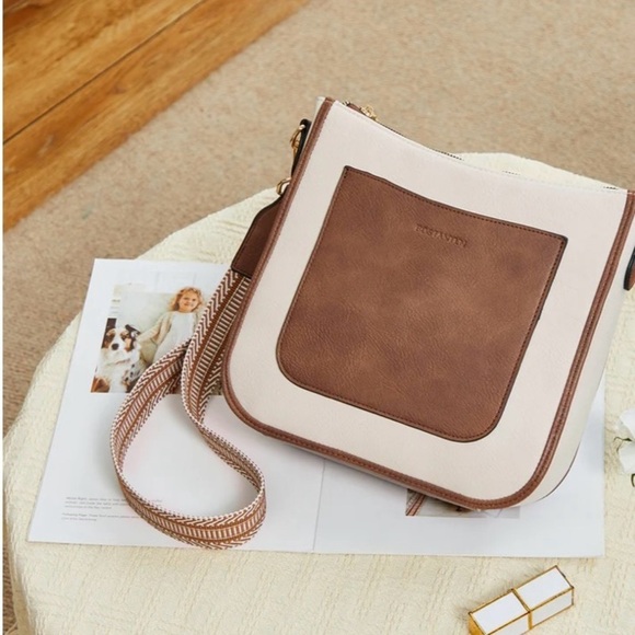 NWOT❤️ Nola Reversible Boho Strap Vegan Leather Hobo Handbag - Picture 2 of 8